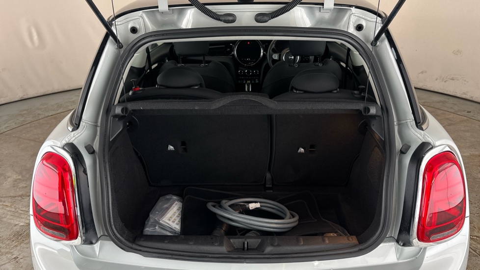 MINI HATCHBACK Image 15