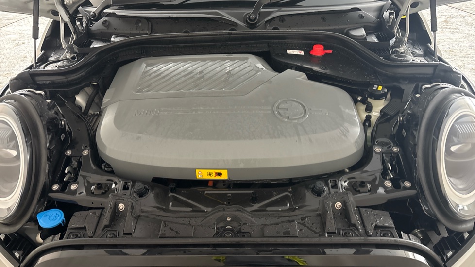 MINI HATCHBACK Image 16