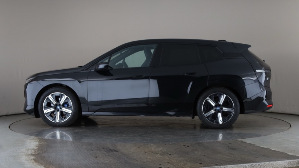 BMW iX Image 2
