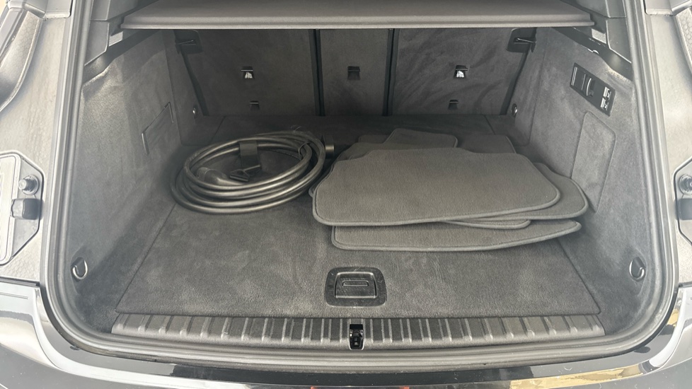 BMW iX Image 15
