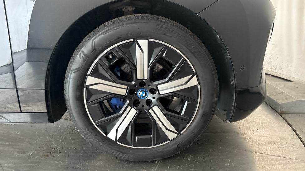 BMW iX Image 20