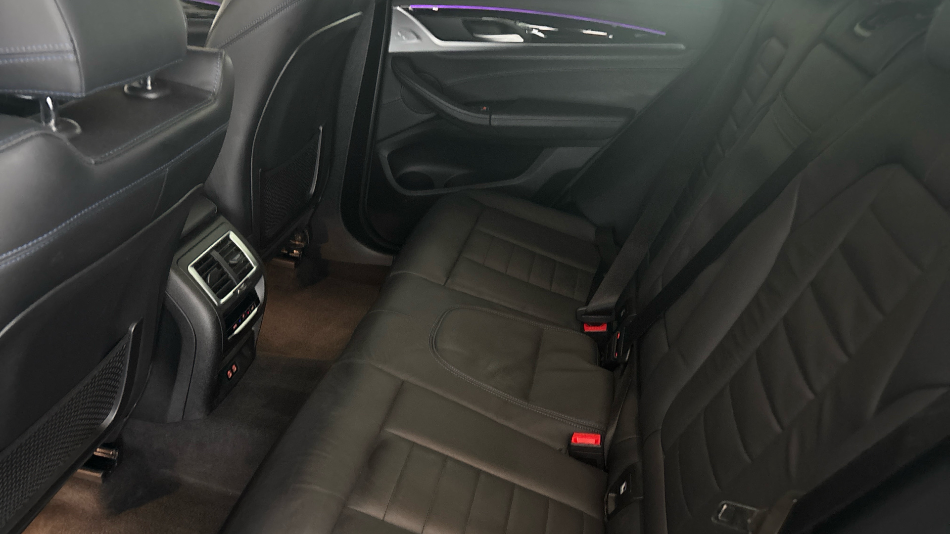 4020793 210kW M Sport 80kWh 5dr Auto