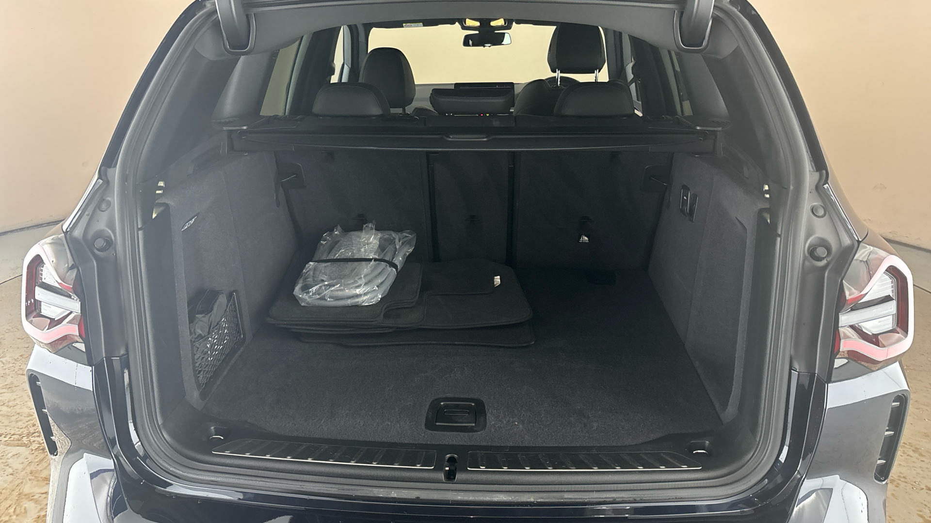 4020793 210kW M Sport 80kWh 5dr Auto