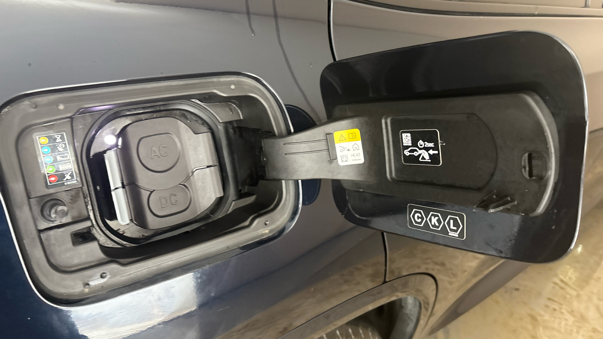 4020793 210kW M Sport 80kWh 5dr Auto