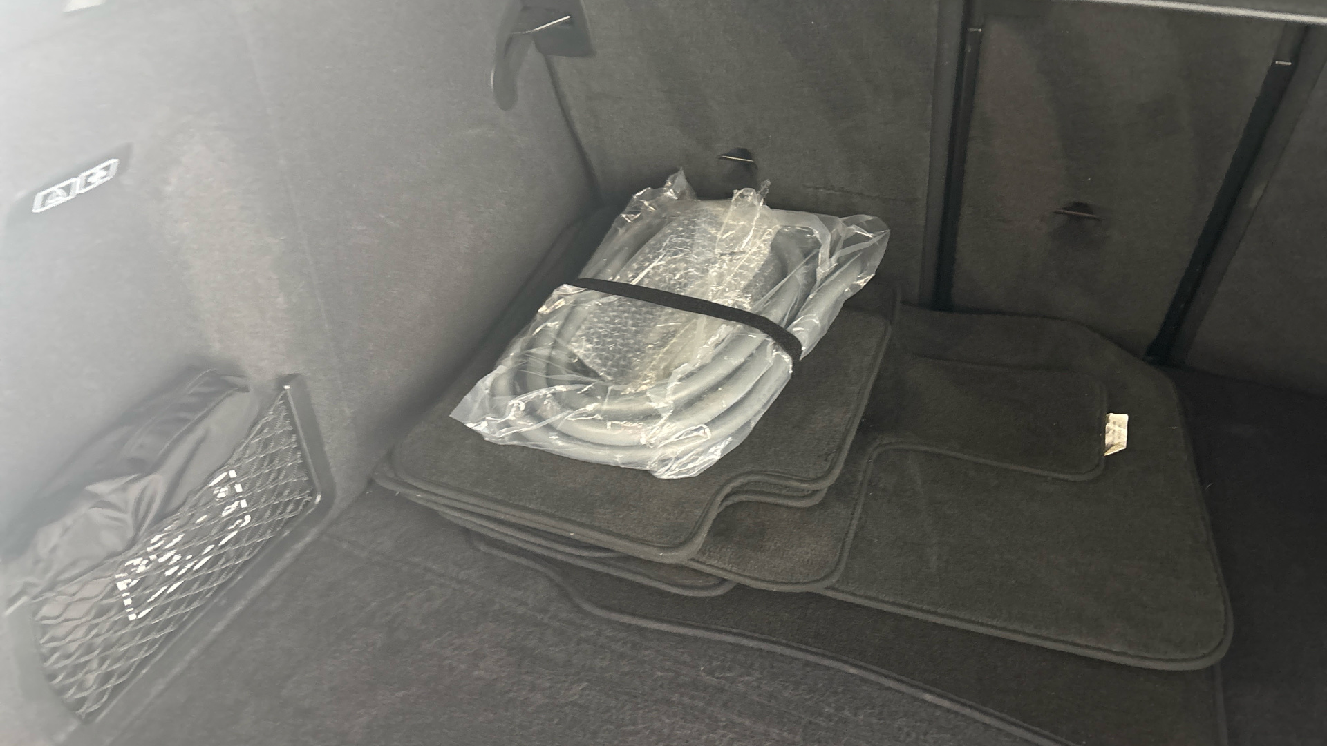 4020793 210kW M Sport 80kWh 5dr Auto