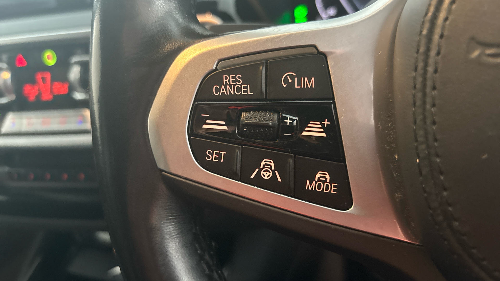 4020793 210kW M Sport 80kWh 5dr Auto