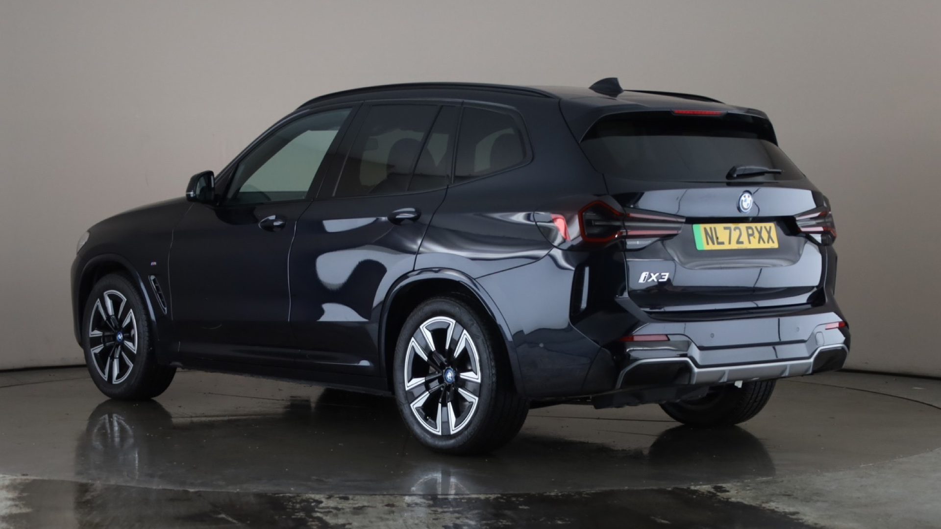 4020629 210kW M Sport 80kWh 5dr Auto