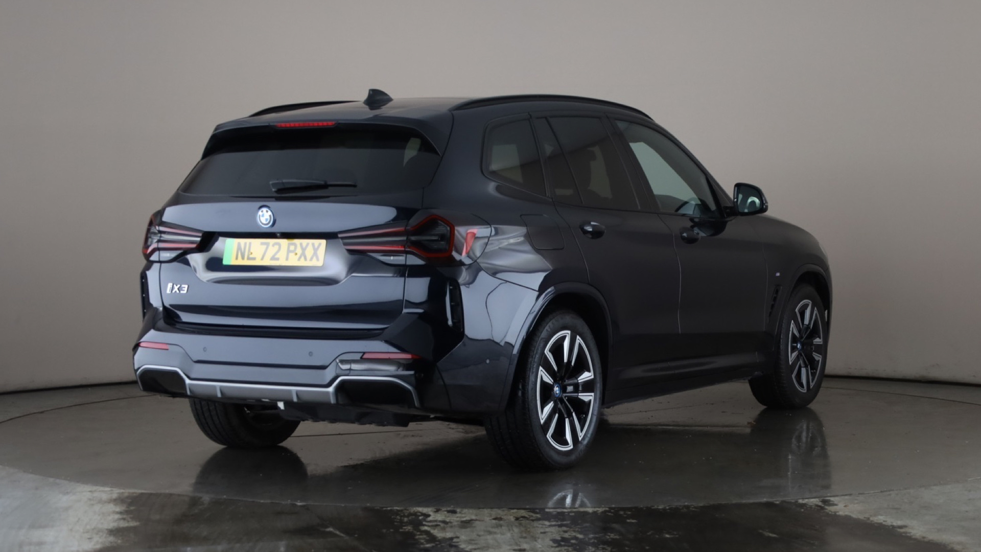 4020629 210kW M Sport 80kWh 5dr Auto