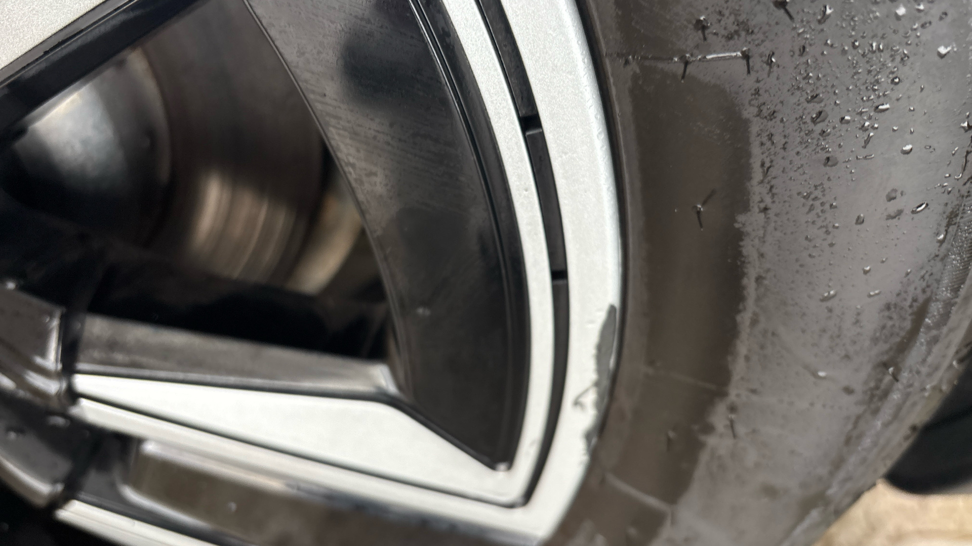 4020629 210kW M Sport 80kWh 5dr Auto