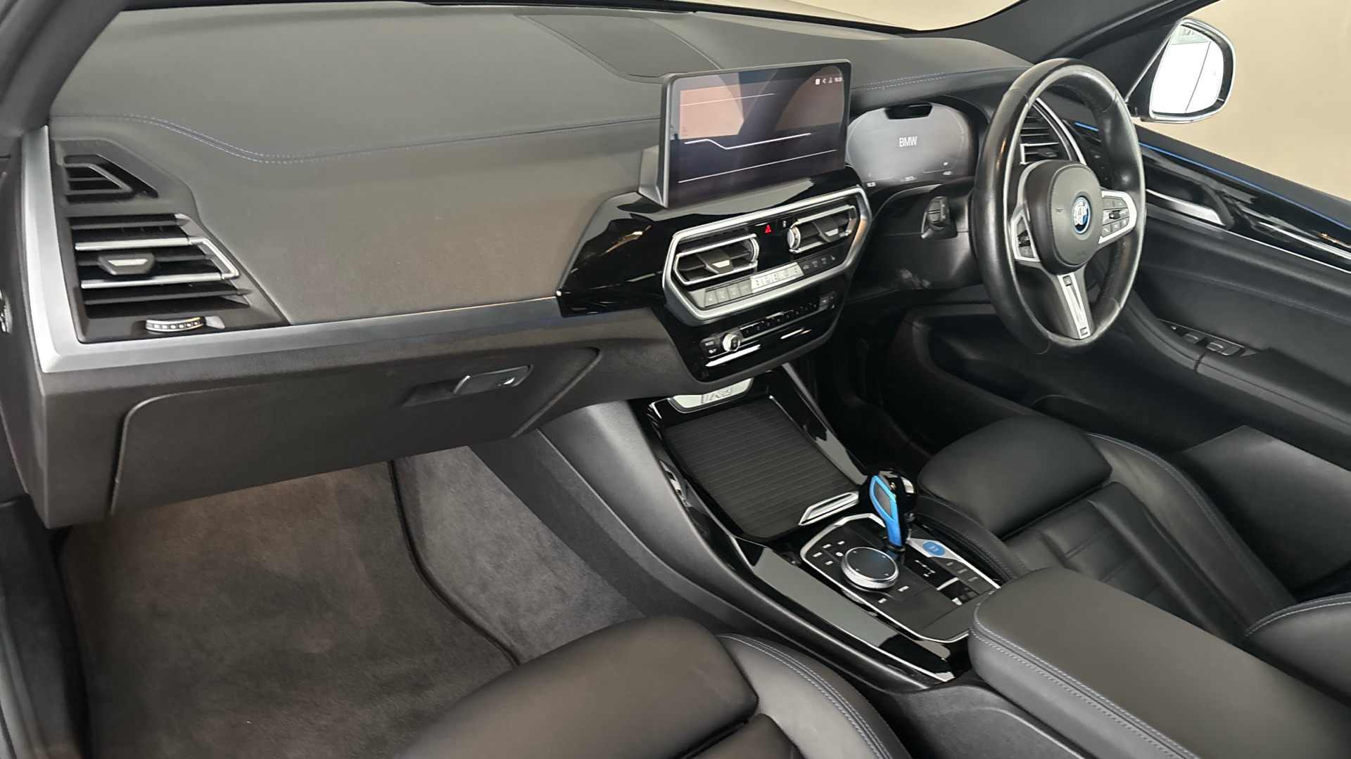 4020629 210kW M Sport 80kWh 5dr Auto