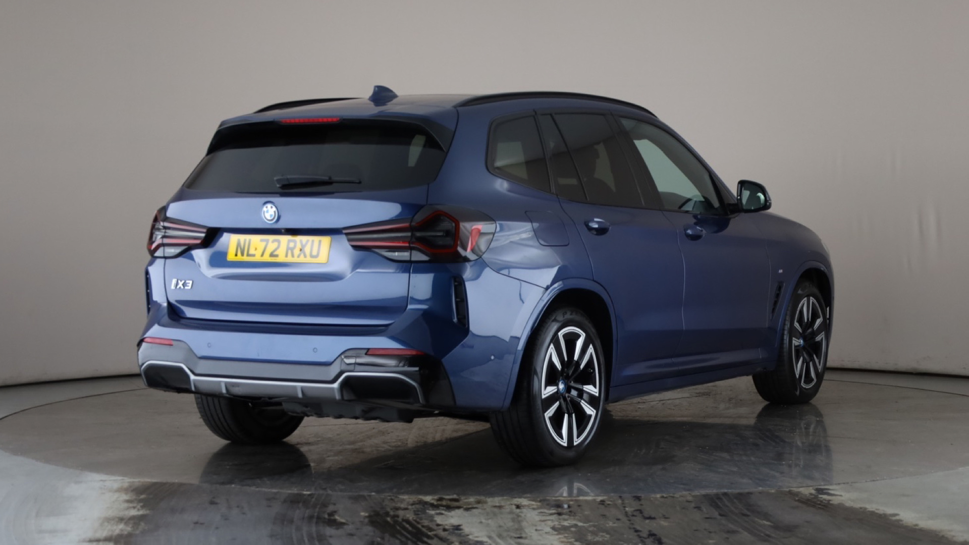 4027437 210kW M Sport 80kWh 5dr Auto