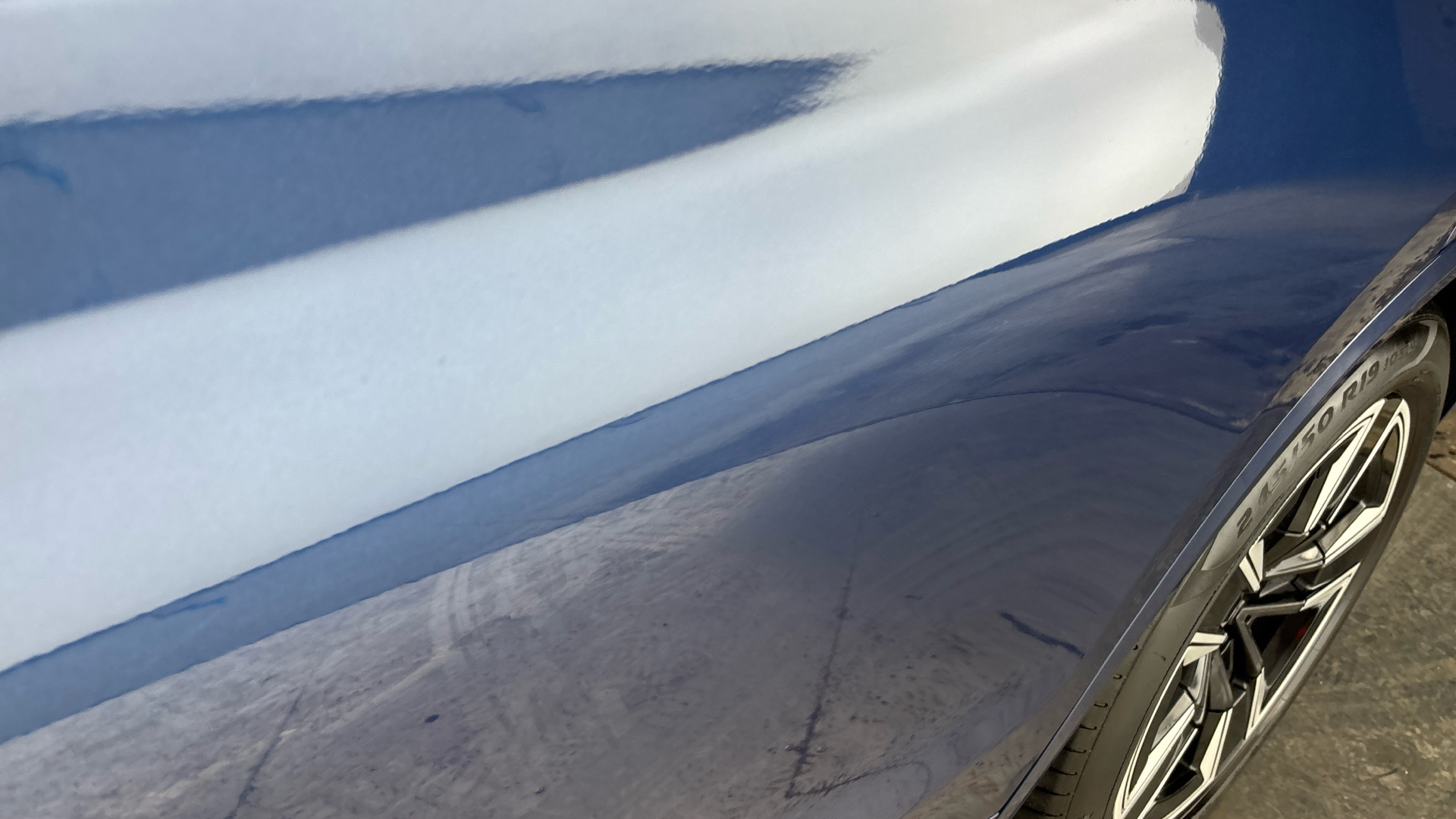 4027437 210kW M Sport 80kWh 5dr Auto