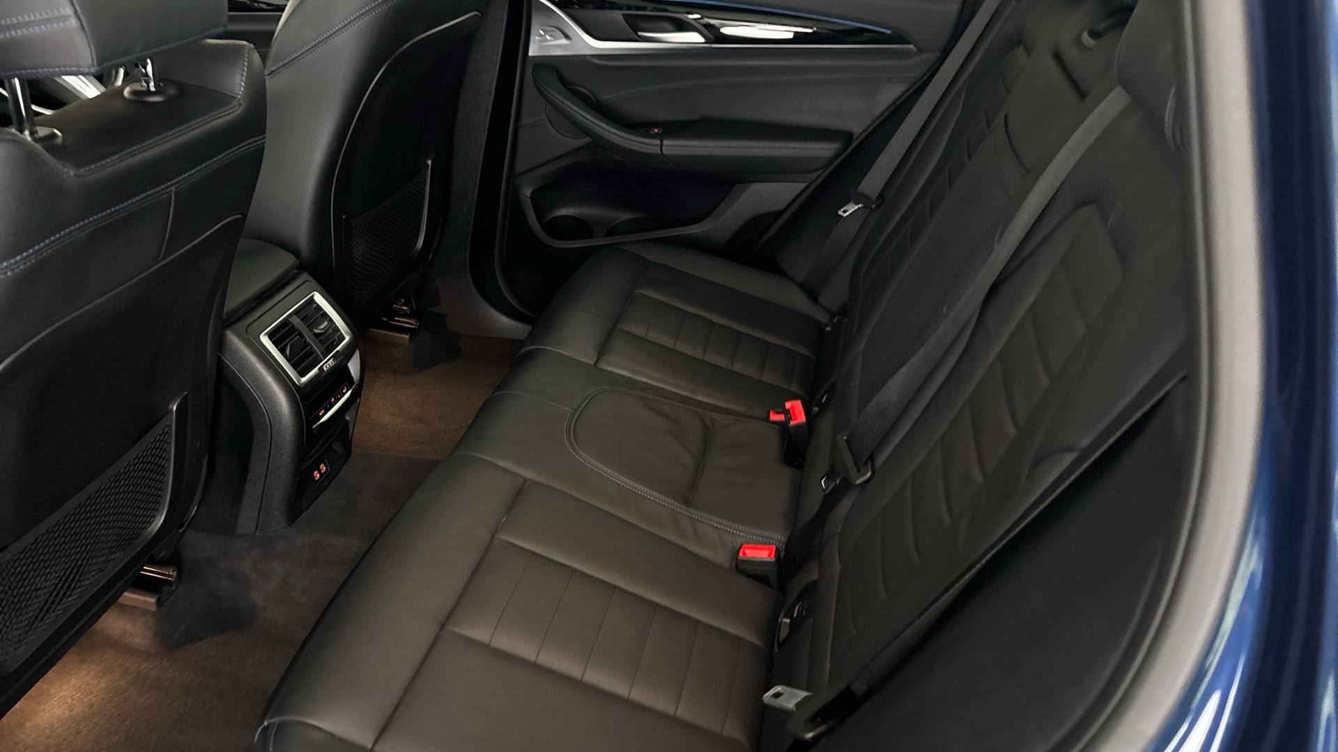 4027437 210kW M Sport 80kWh 5dr Auto