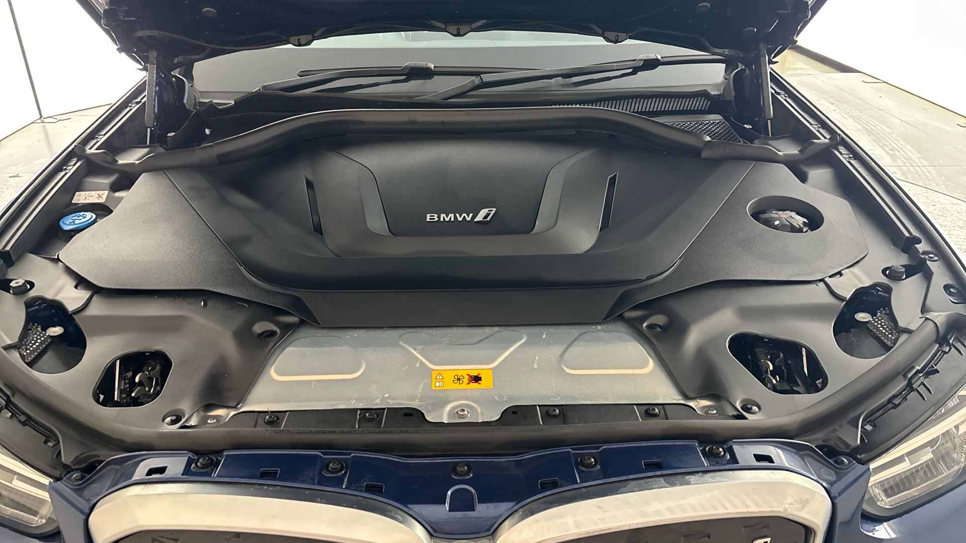 4027437 210kW M Sport 80kWh 5dr Auto