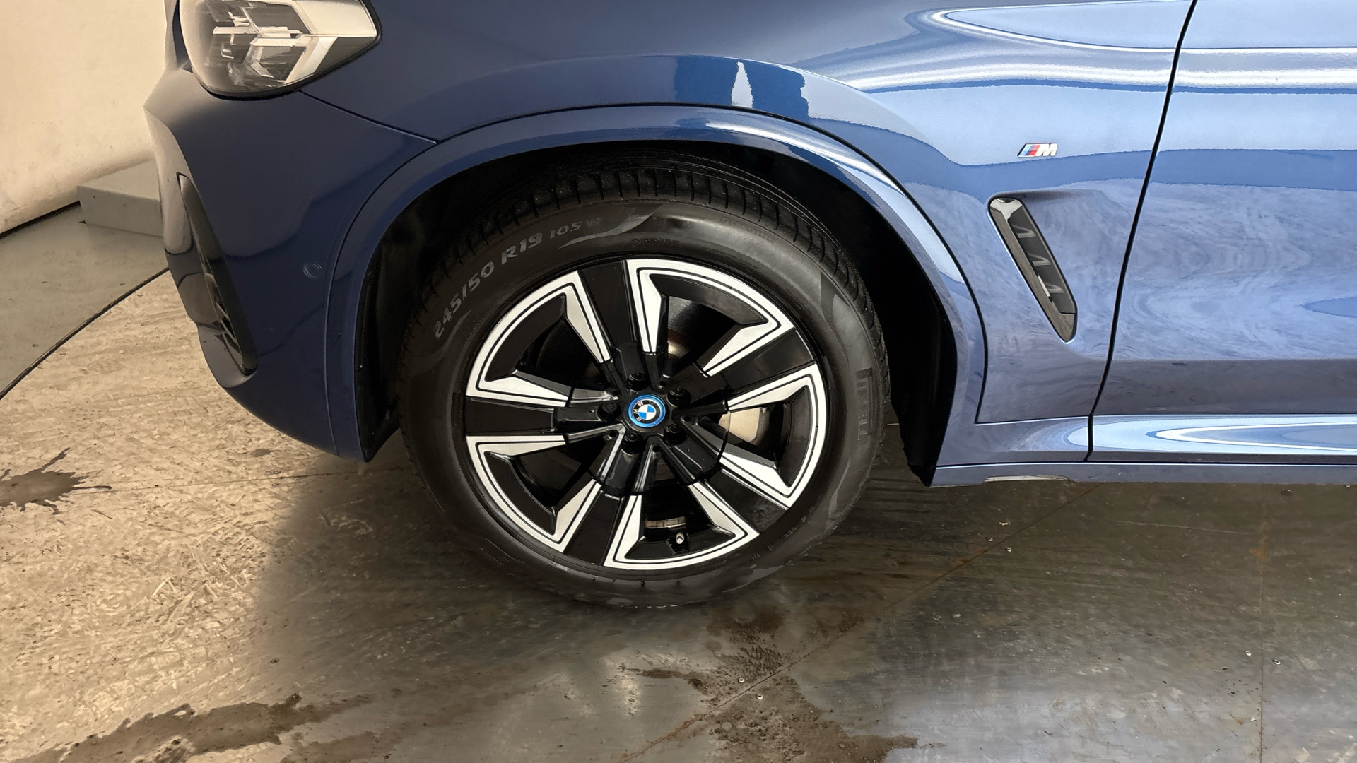 4027437 210kW M Sport 80kWh 5dr Auto