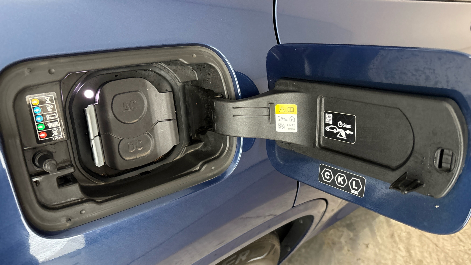 4027437 210kW M Sport 80kWh 5dr Auto