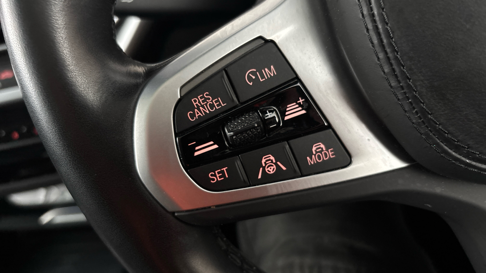 4027437 210kW M Sport 80kWh 5dr Auto