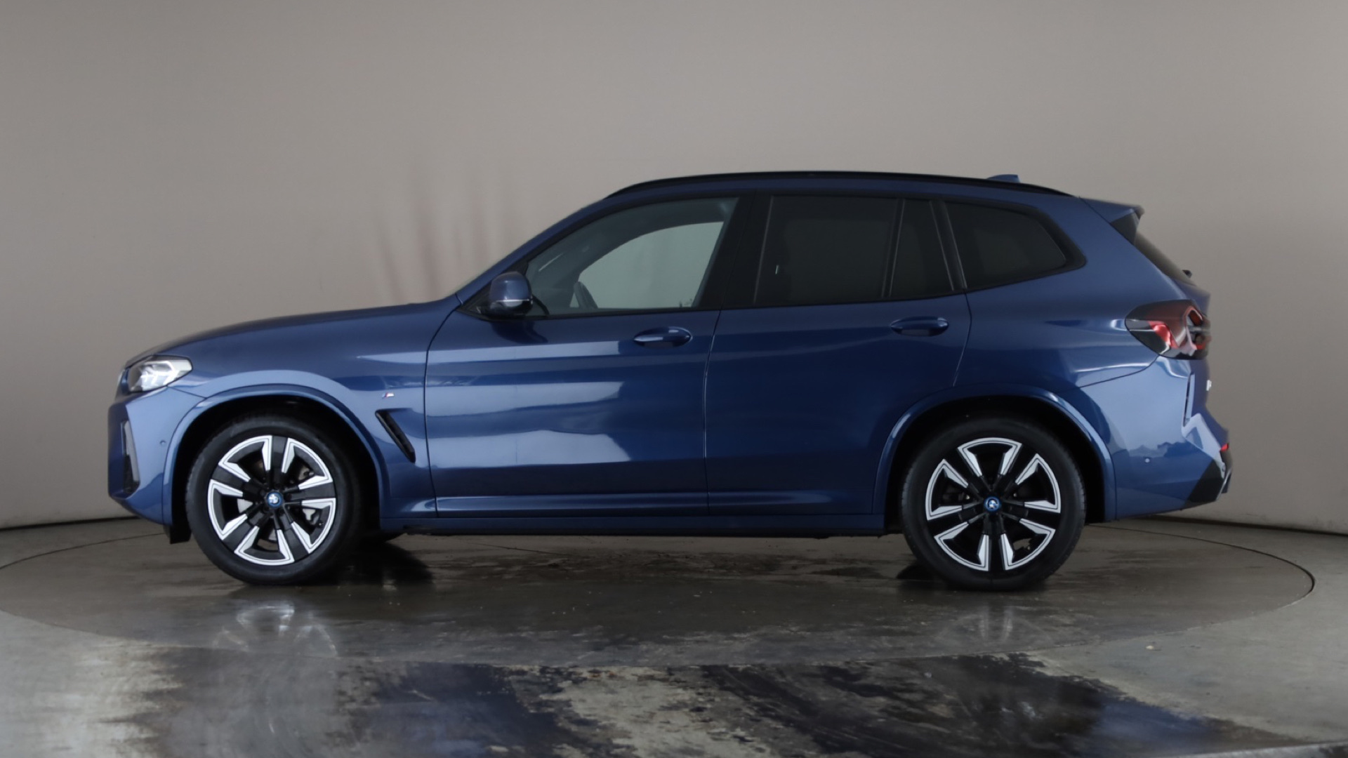 4027482 210kW M Sport 80kWh 5dr Auto