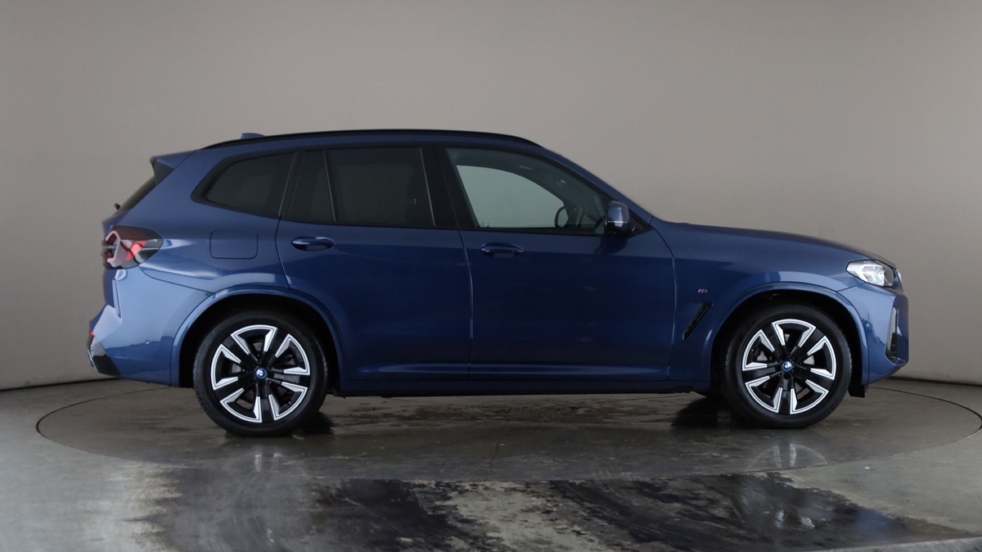 4027482 210kW M Sport 80kWh 5dr Auto