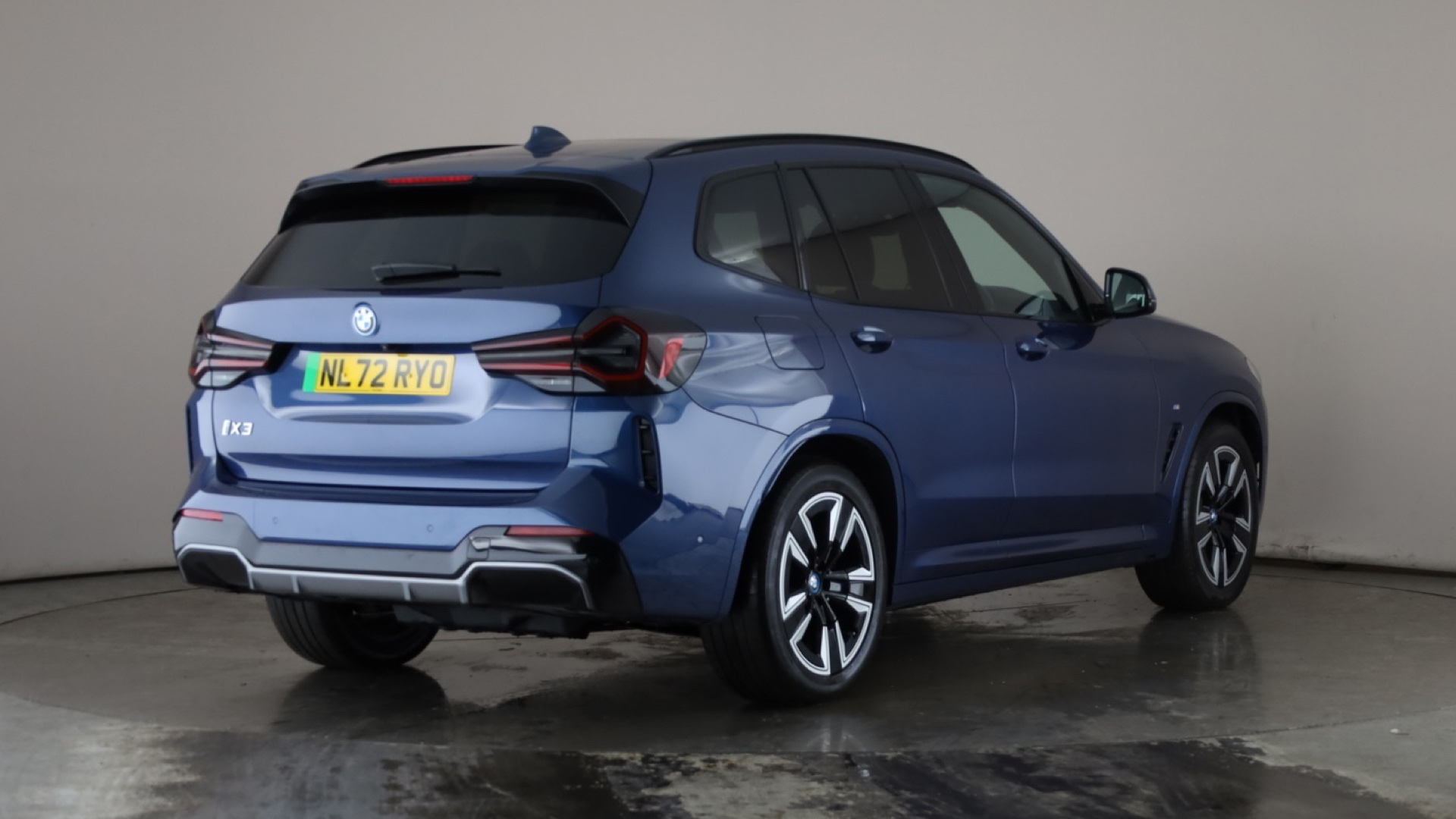 4027482 210kW M Sport 80kWh 5dr Auto