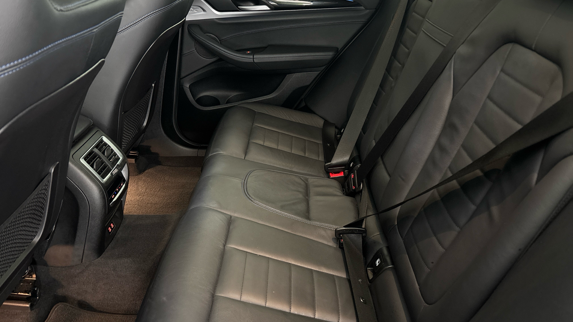 4027482 210kW M Sport 80kWh 5dr Auto