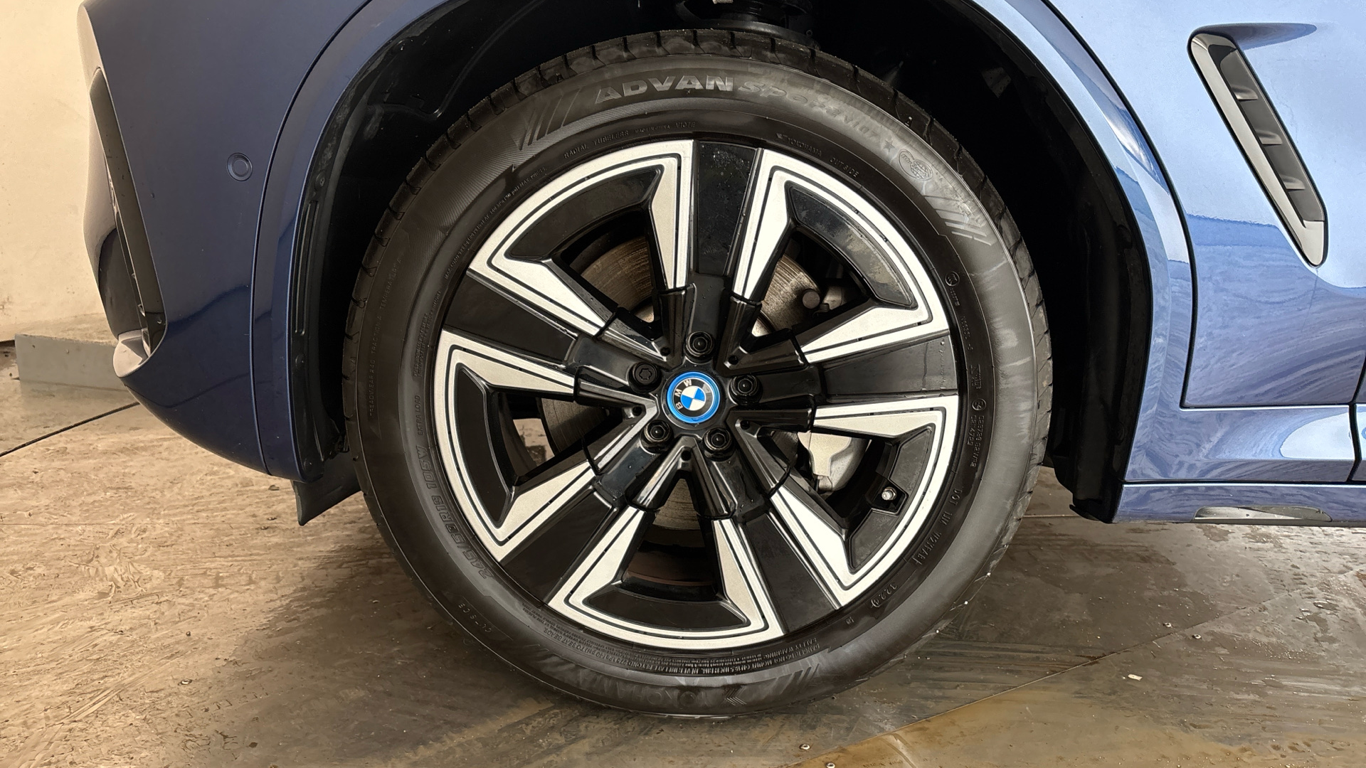 4027482 210kW M Sport 80kWh 5dr Auto