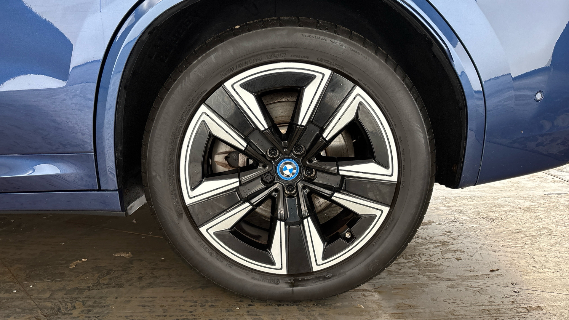 4027482 210kW M Sport 80kWh 5dr Auto