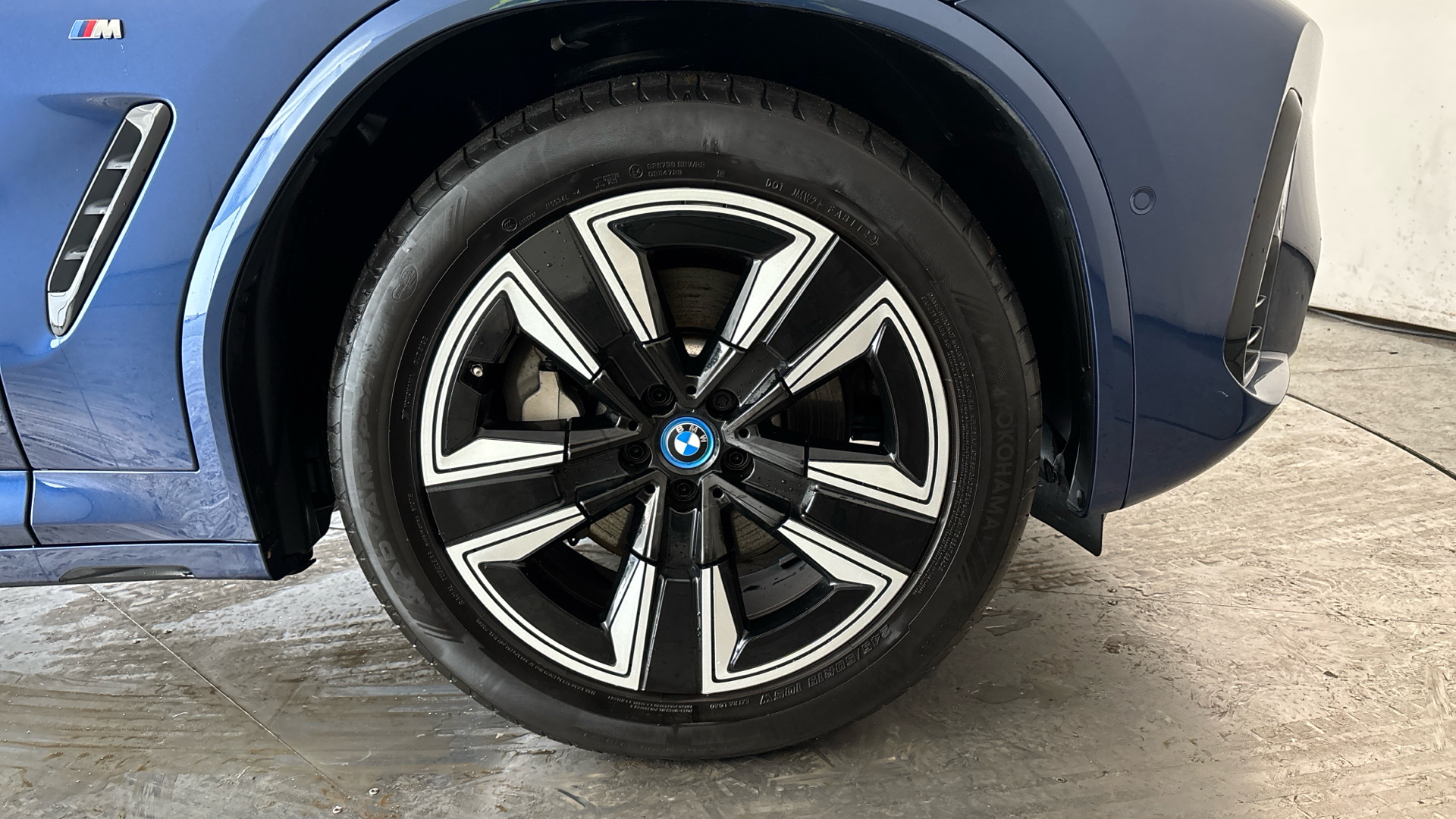 4027482 210kW M Sport 80kWh 5dr Auto