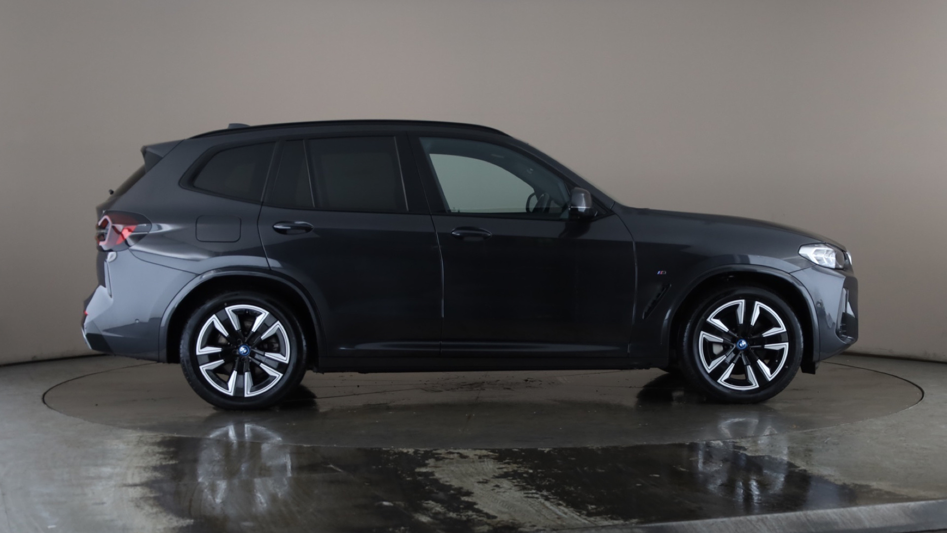 4028222 210kW M Sport 80kWh 5dr Auto