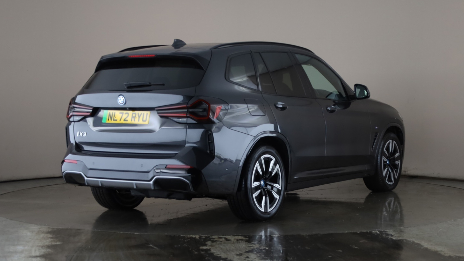 4028222 210kW M Sport 80kWh 5dr Auto