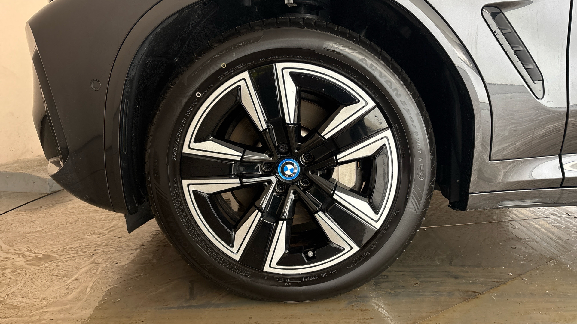 4028222 210kW M Sport 80kWh 5dr Auto