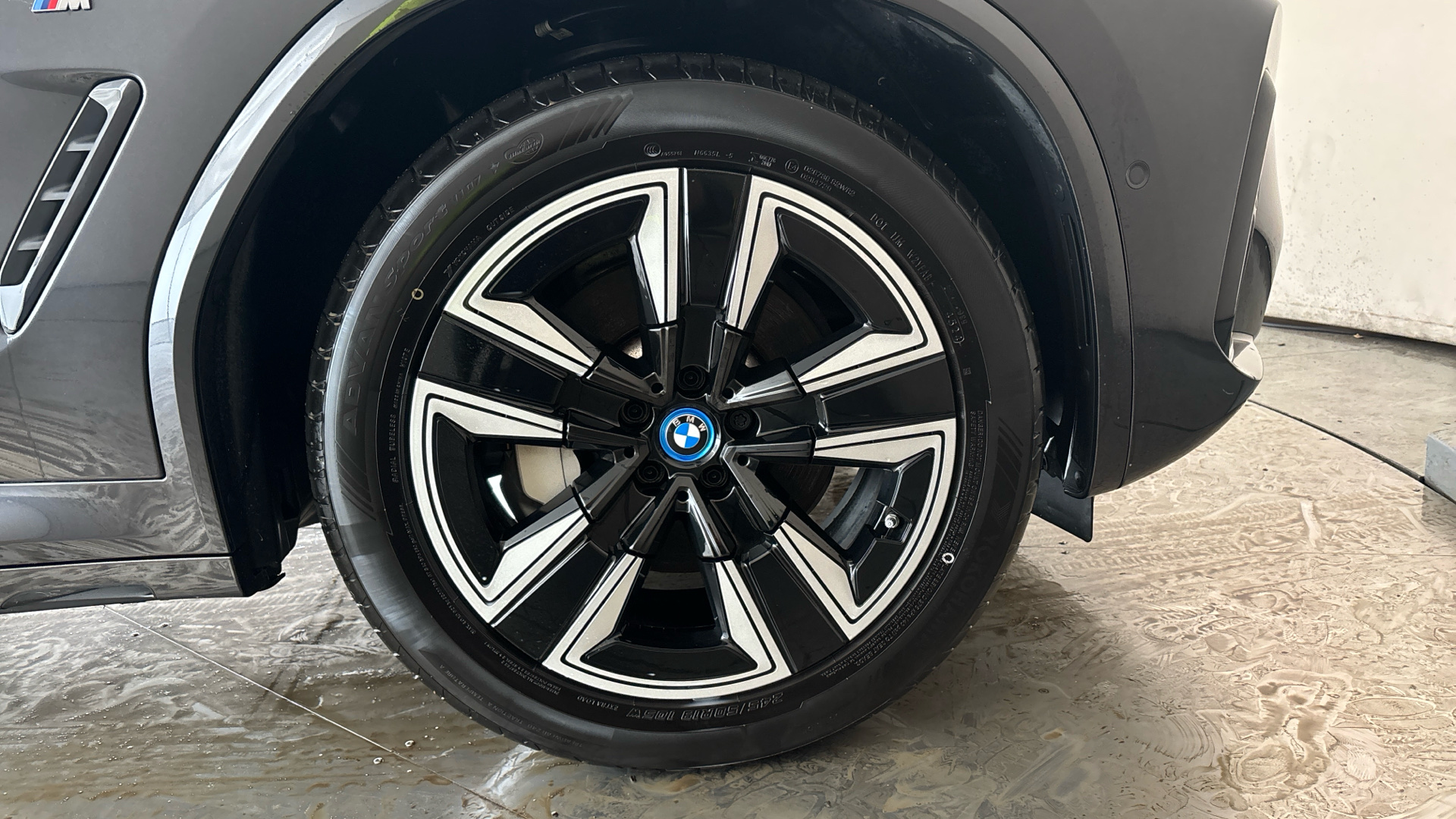 4028222 210kW M Sport 80kWh 5dr Auto