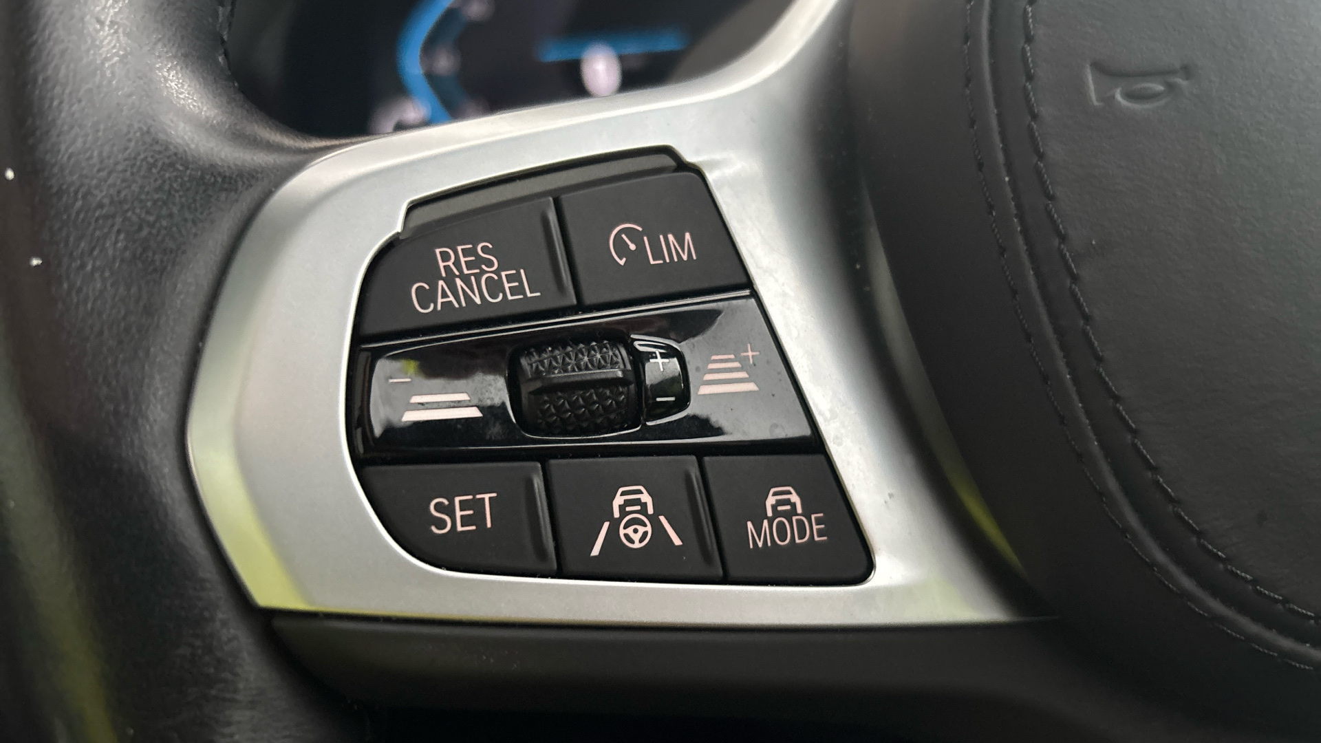 4028222 210kW M Sport 80kWh 5dr Auto