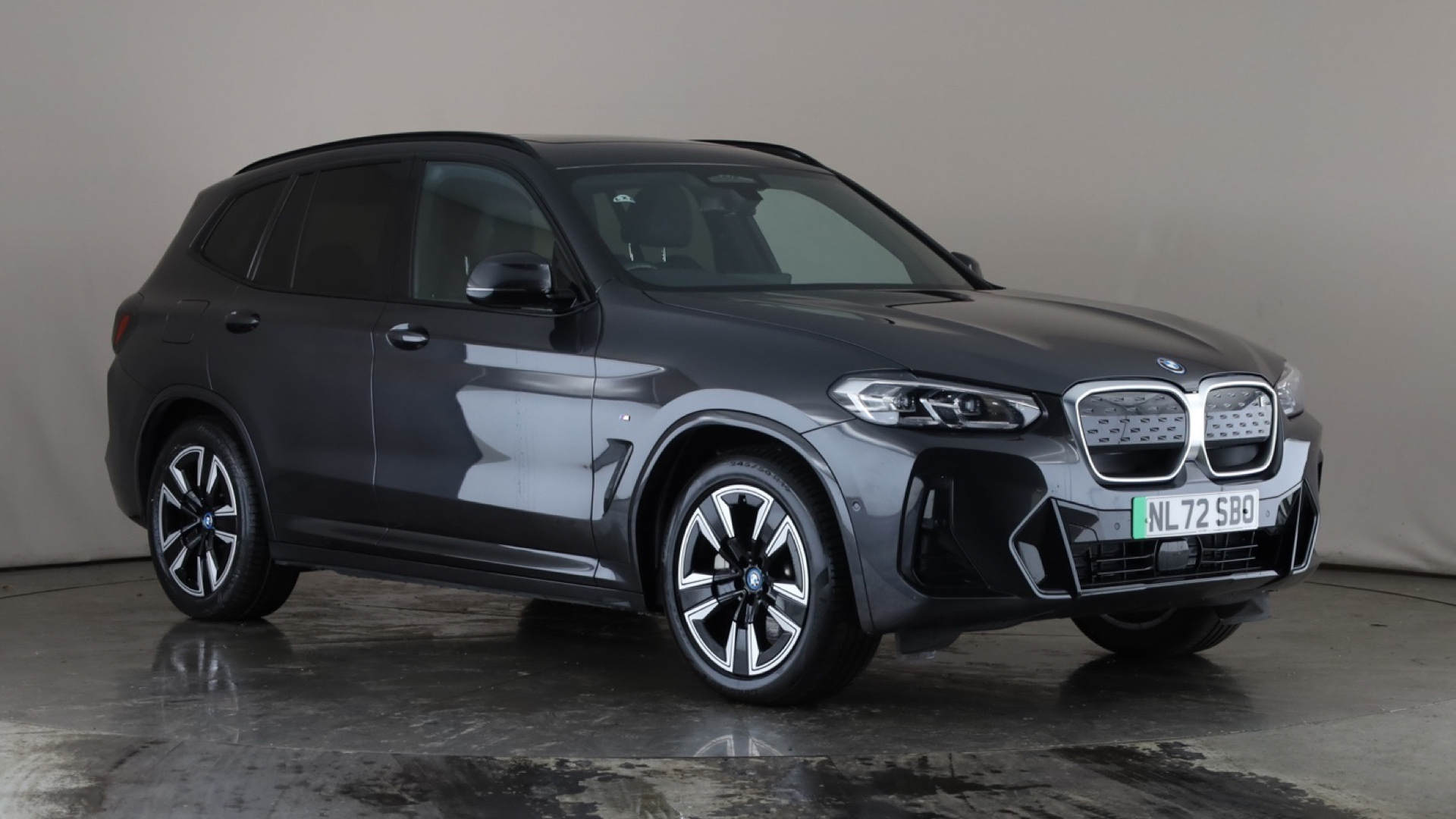 4020667 210kW M Sport 80kWh 5dr Auto