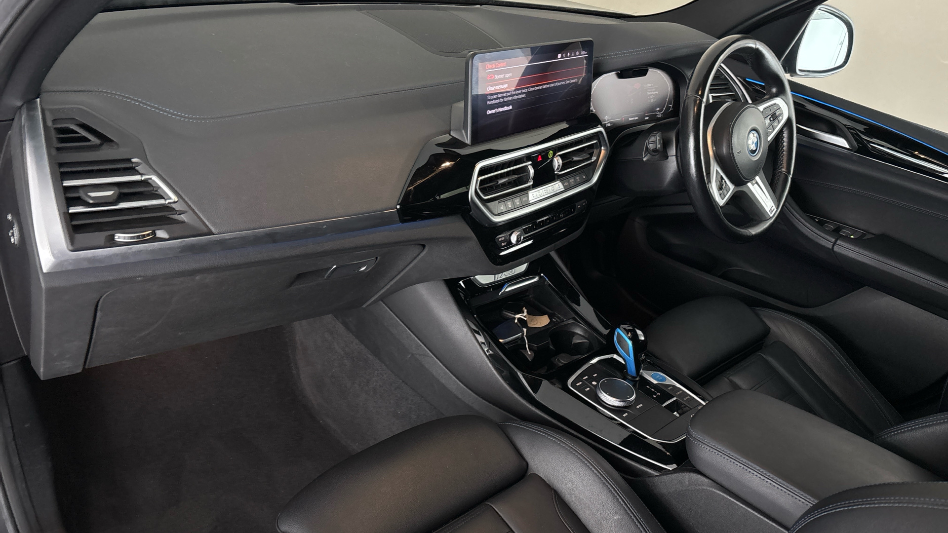 4020667 210kW M Sport 80kWh 5dr Auto