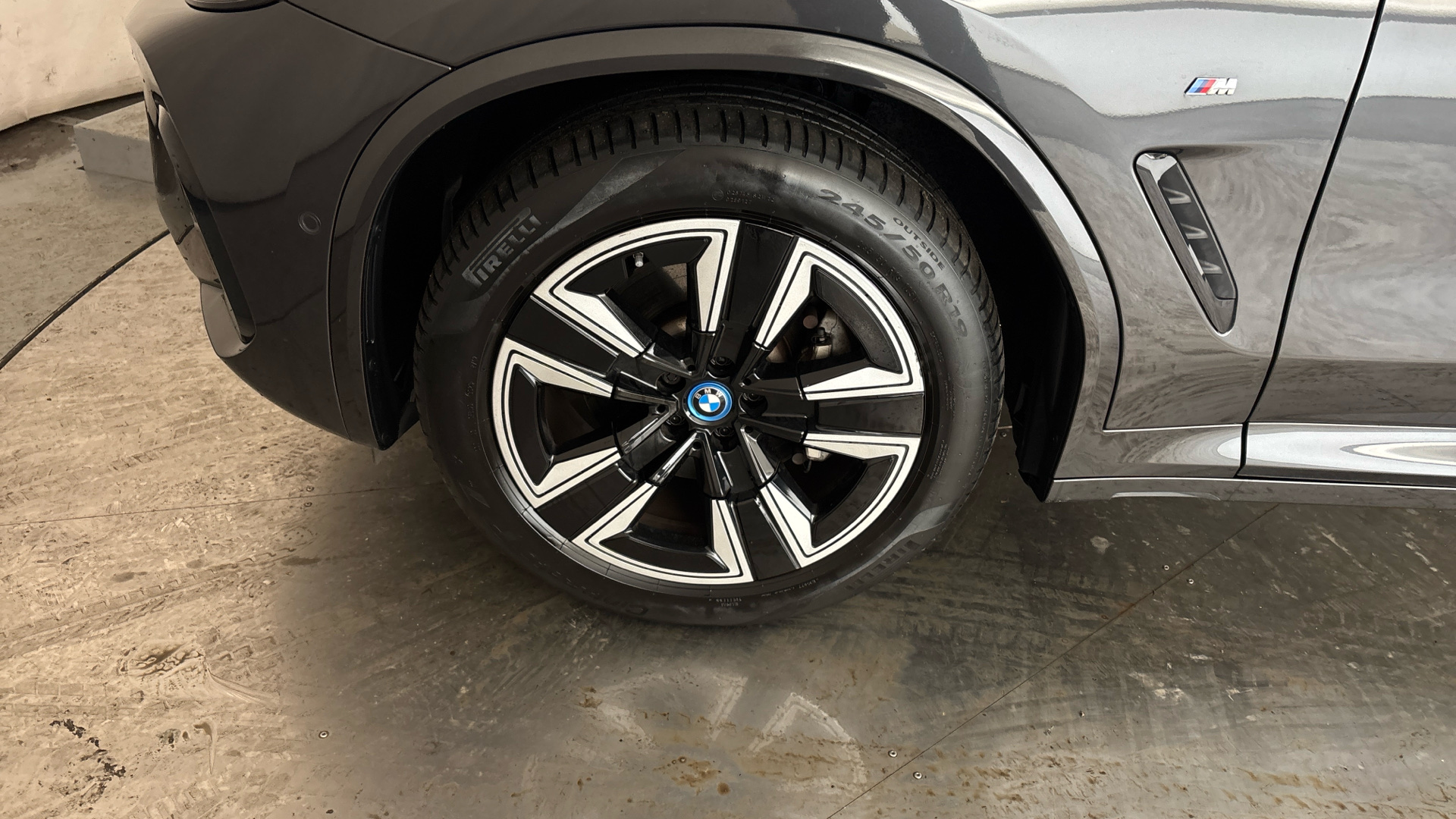 4020667 210kW M Sport 80kWh 5dr Auto