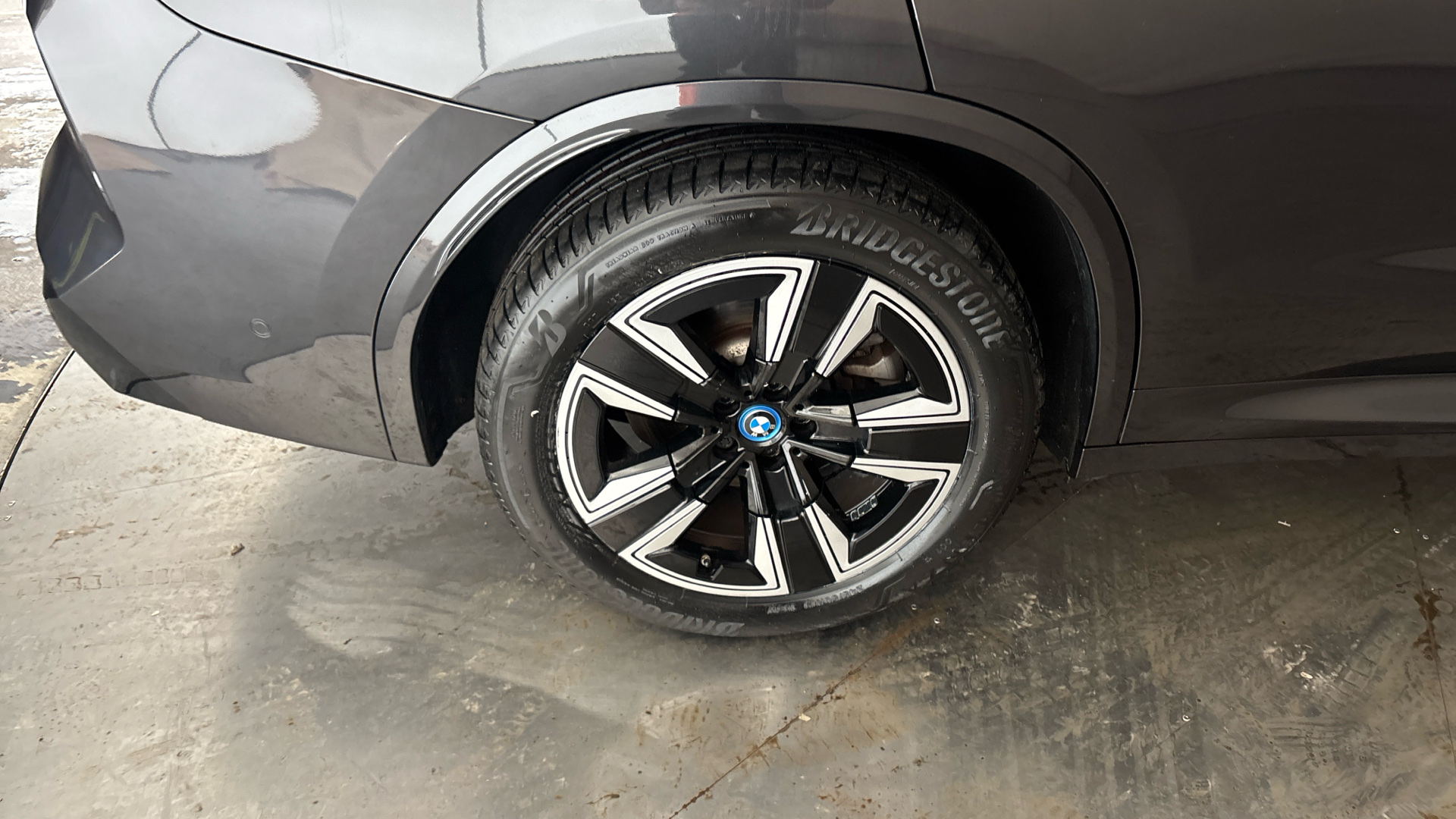 4020667 210kW M Sport 80kWh 5dr Auto