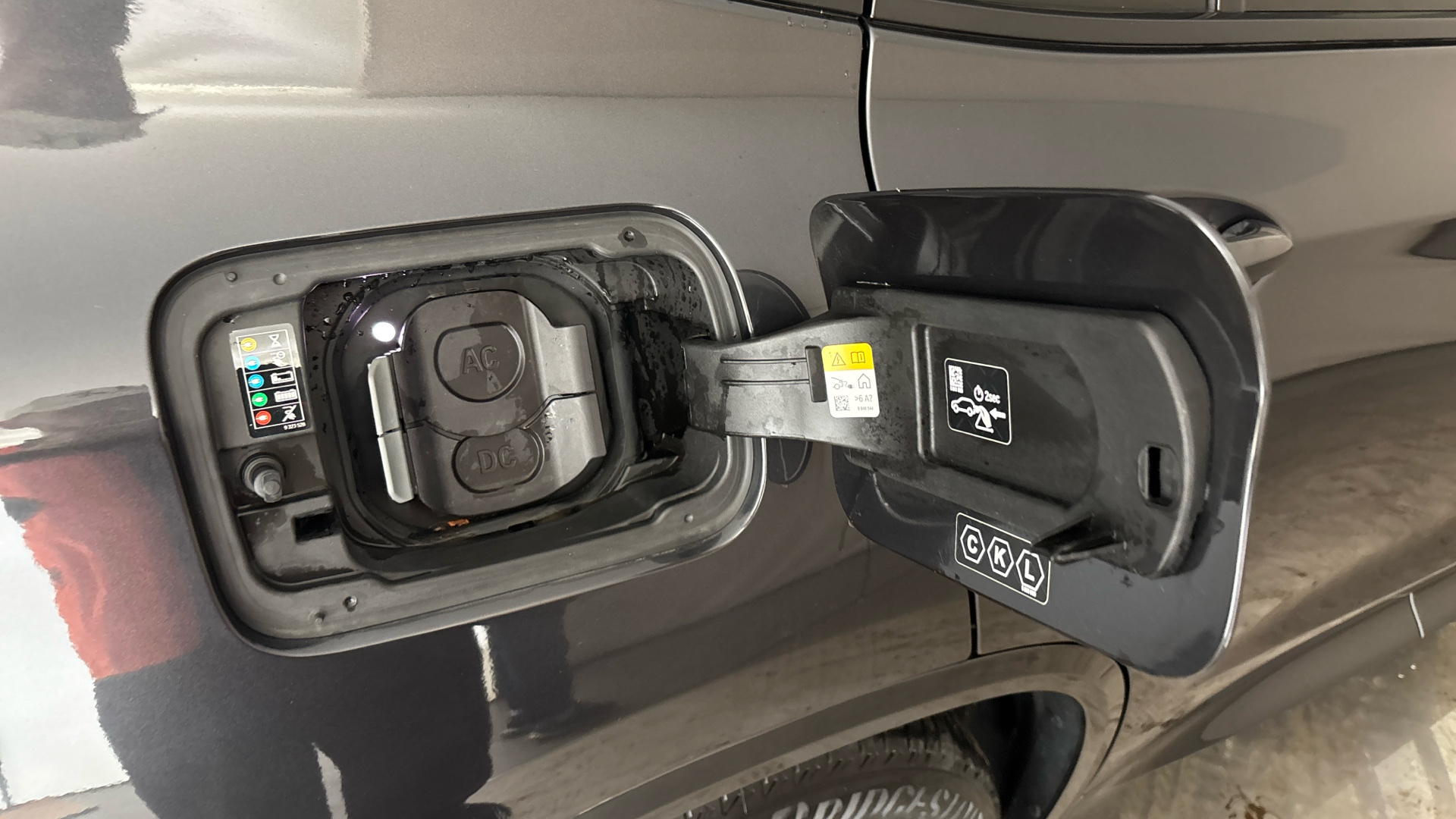 4020667 210kW M Sport 80kWh 5dr Auto