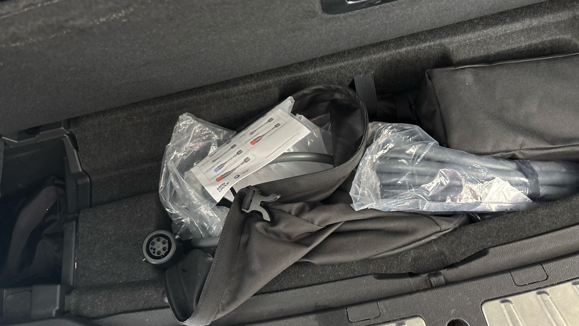 4020667 210kW M Sport 80kWh 5dr Auto