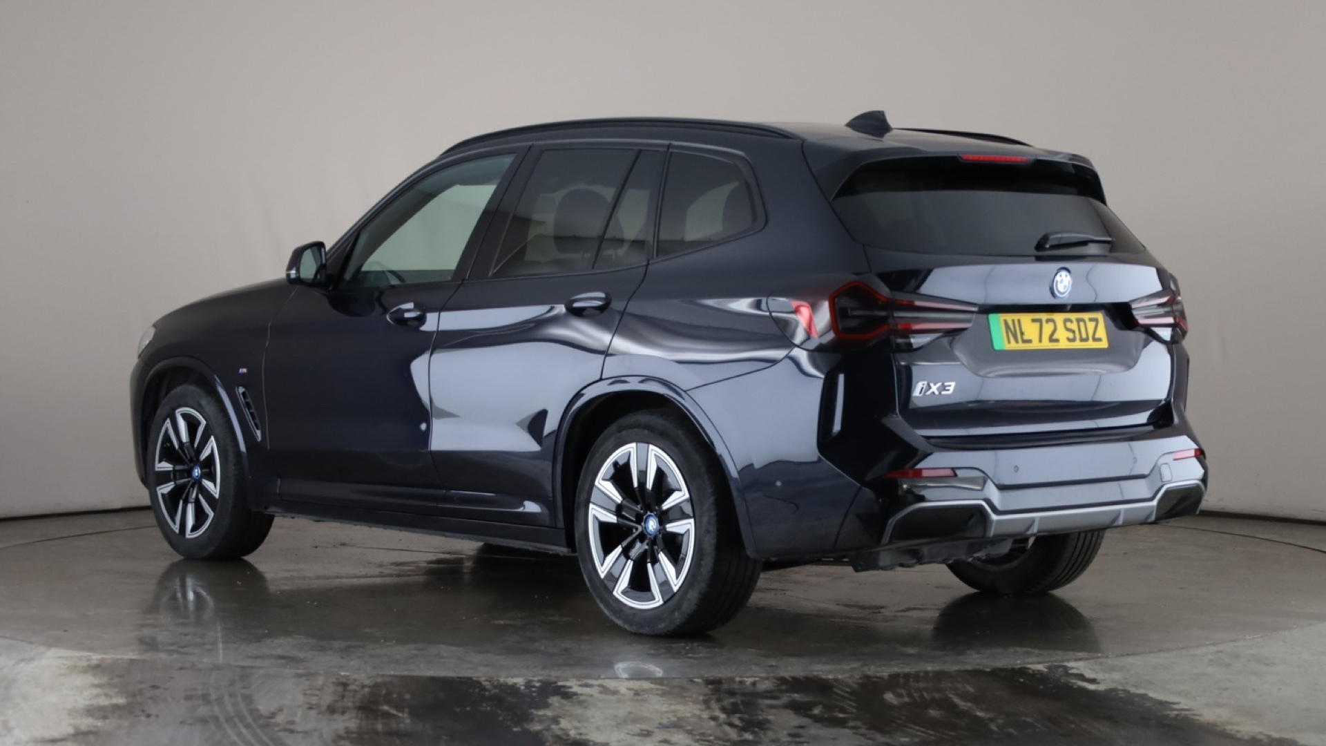 4020680 210kW M Sport 80kWh 5dr Auto