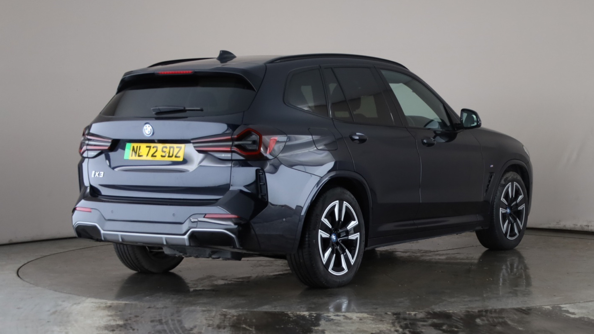 4020680 210kW M Sport 80kWh 5dr Auto