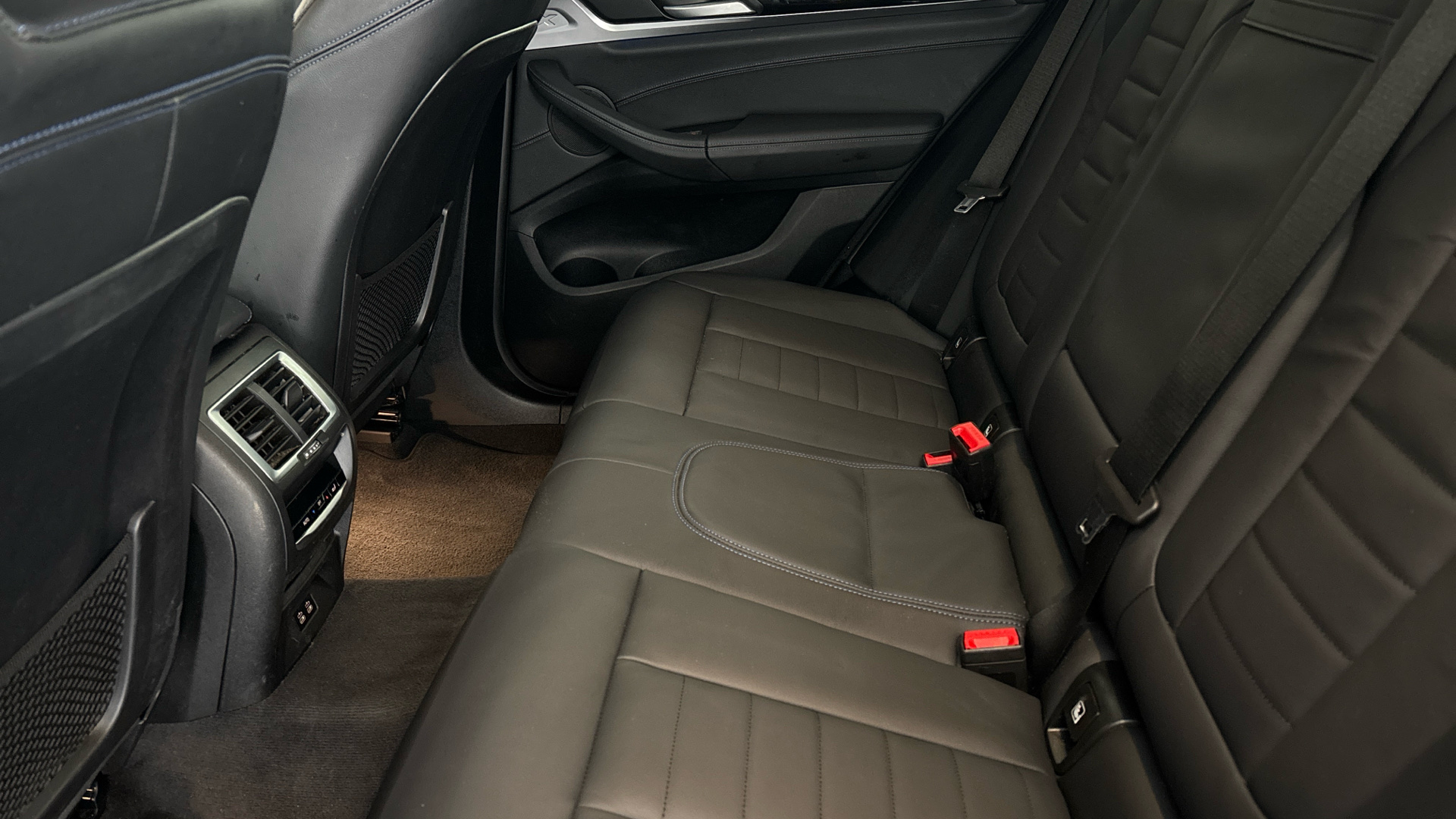 4020680 210kW M Sport 80kWh 5dr Auto