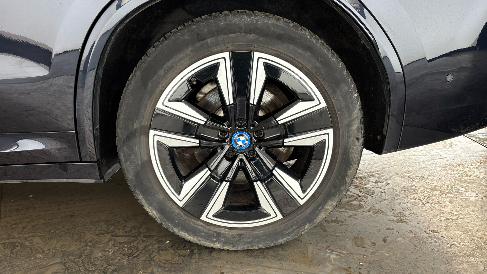 4020680 210kW M Sport 80kWh 5dr Auto