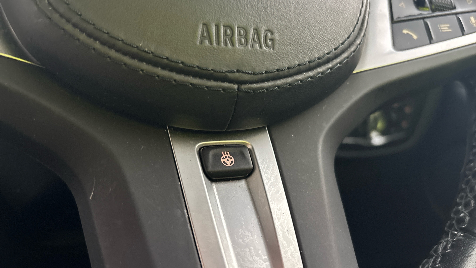 4020680 210kW M Sport 80kWh 5dr Auto