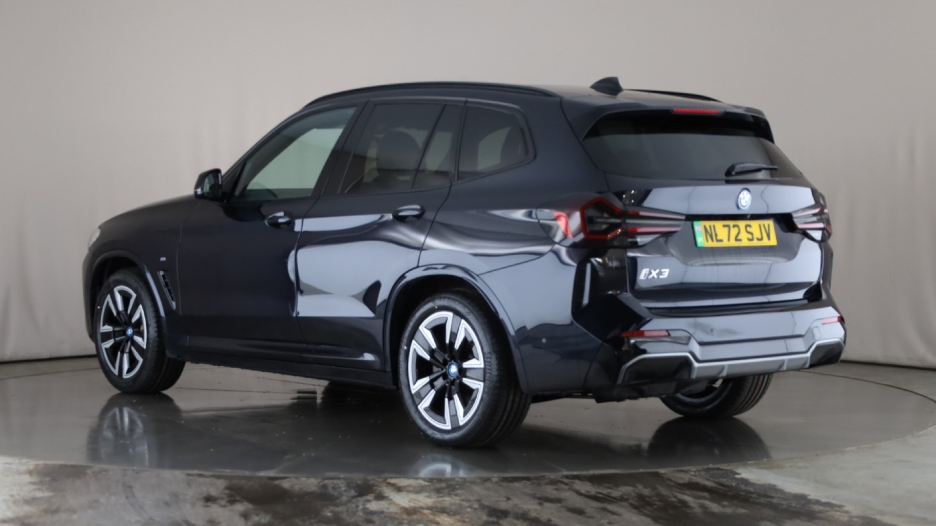 4020995 210kW M Sport 80kWh 5dr Auto