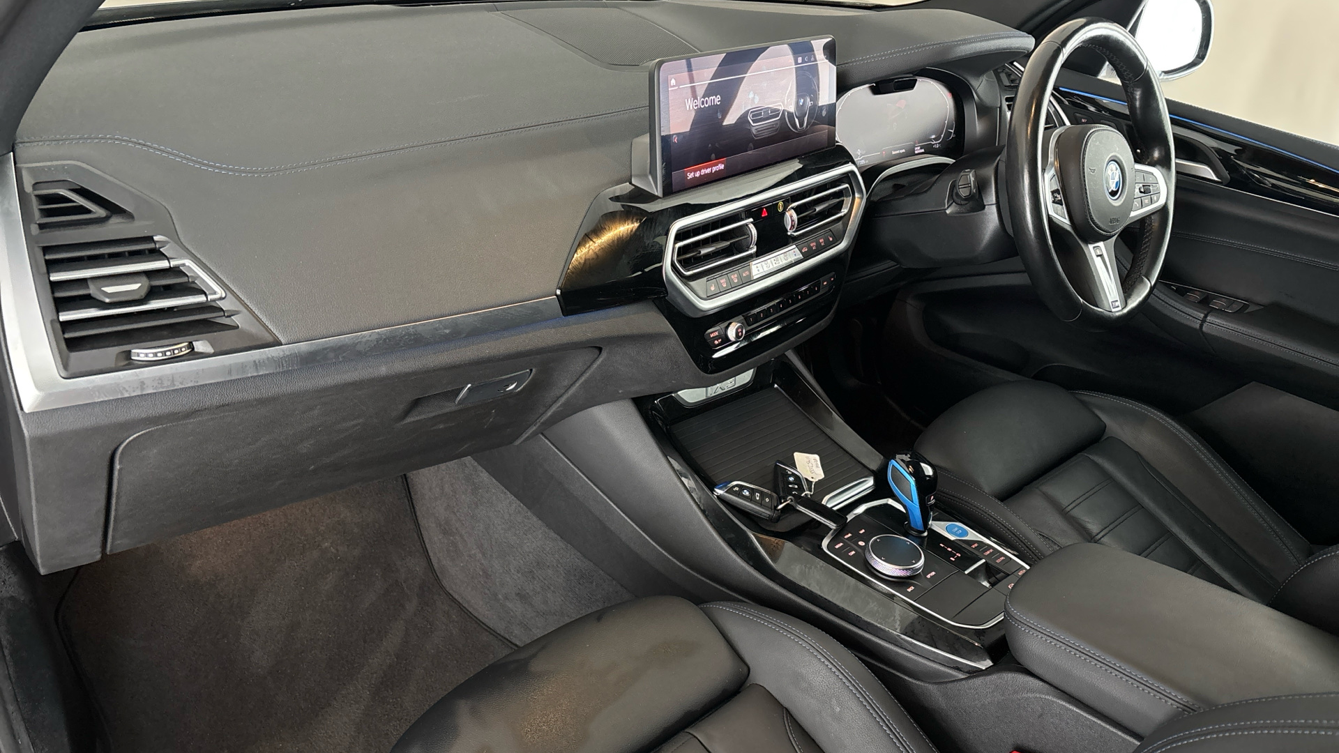 4020995 210kW M Sport 80kWh 5dr Auto