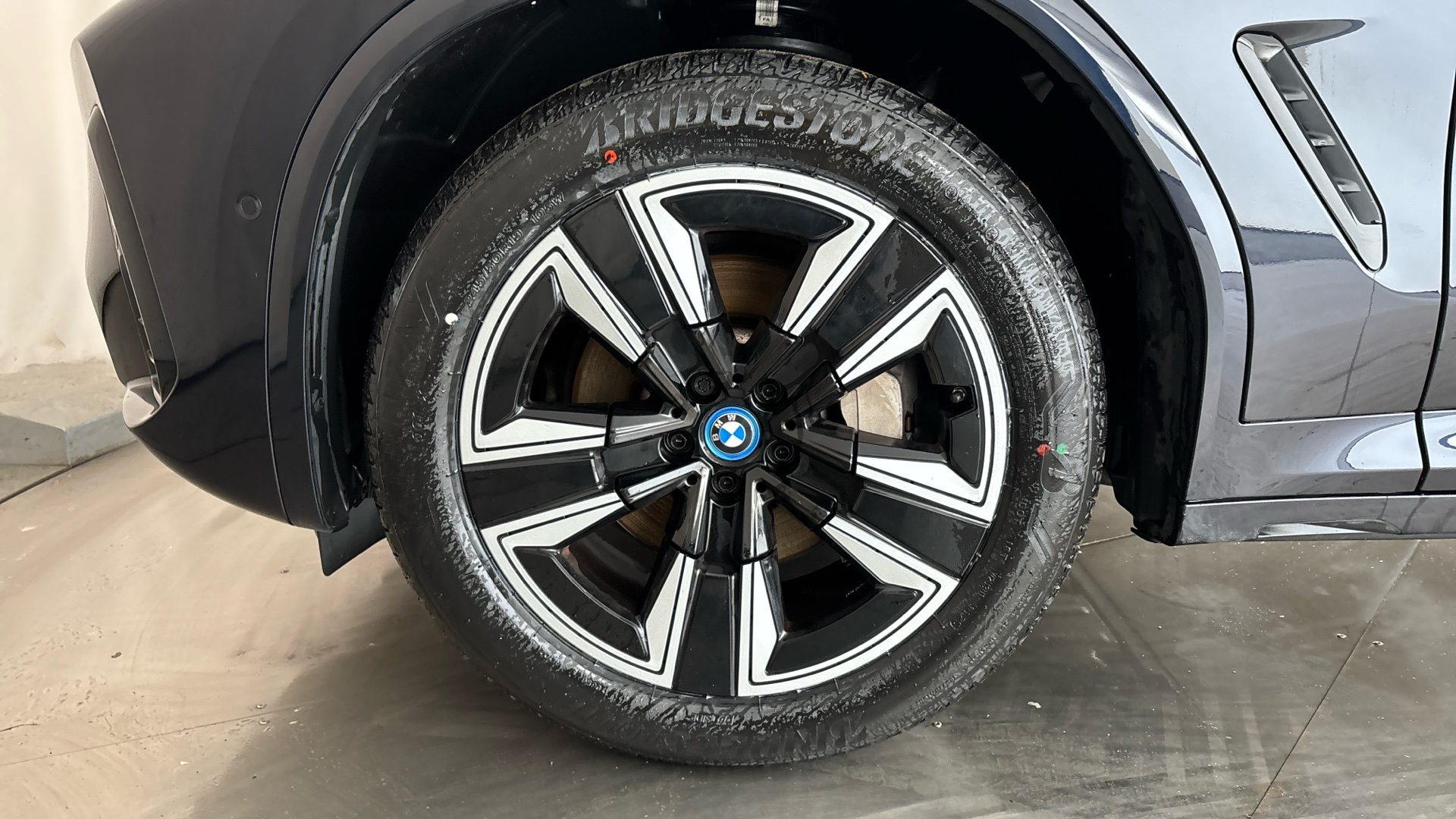 4020995 210kW M Sport 80kWh 5dr Auto