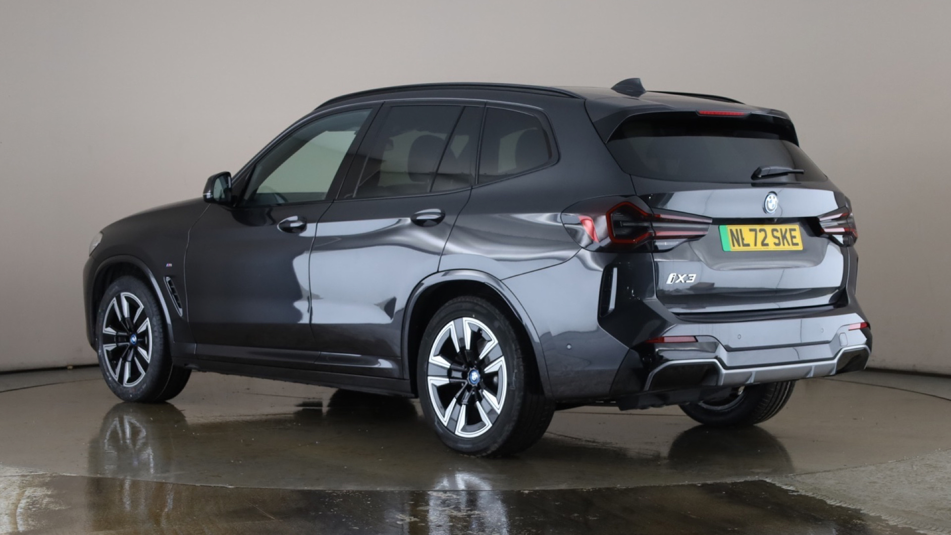 4020883 210kW M Sport 80kWh 5dr Auto