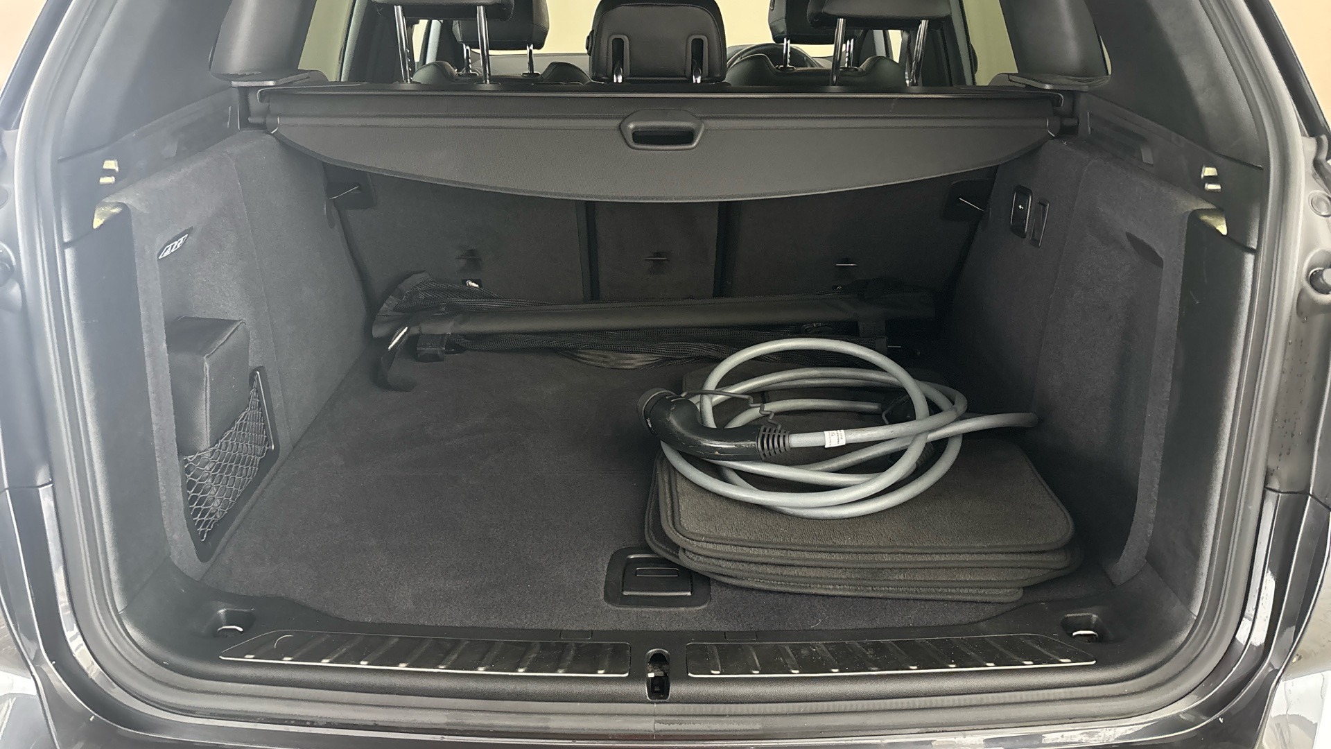 4020883 210kW M Sport 80kWh 5dr Auto