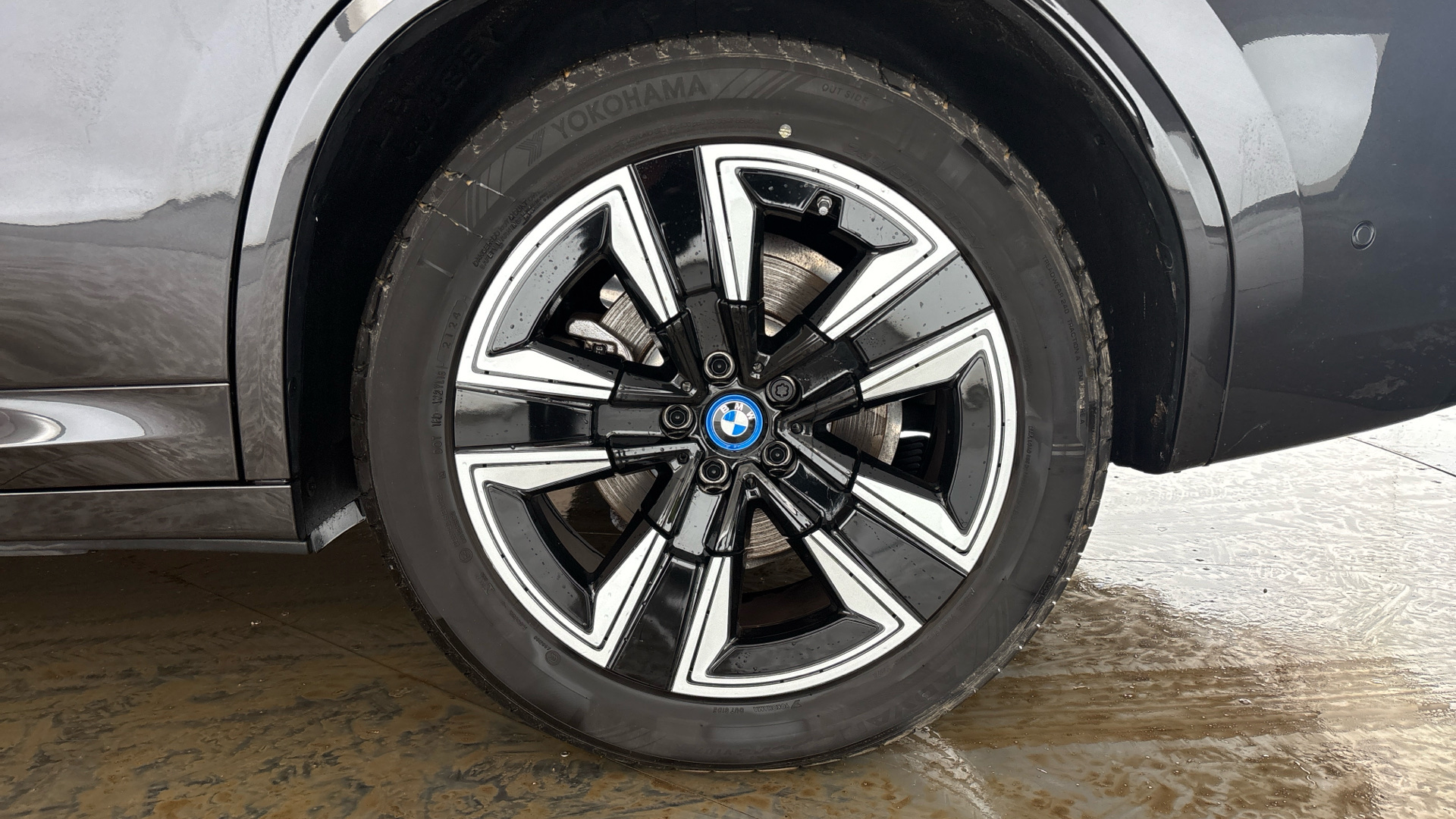 4020883 210kW M Sport 80kWh 5dr Auto